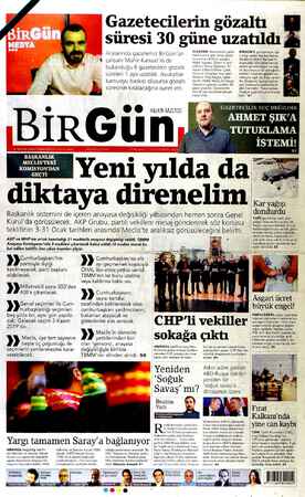  Aralarında gazetemiz BirGün'ün çalışanı Mahir Kanaat'in de bulunduğu 6 gazetecinin gözaltı süreleri 1 aya uzatıldı. Avukatlar