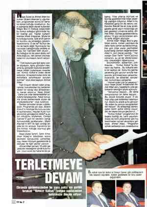  x< Be>l & — < 2 <£ 5 - V eşe Düzel ve Ahmet Altan ko- nukları Bülent Akarcalı'yı uğurlar- ken, programdan sonra bir kena- ra